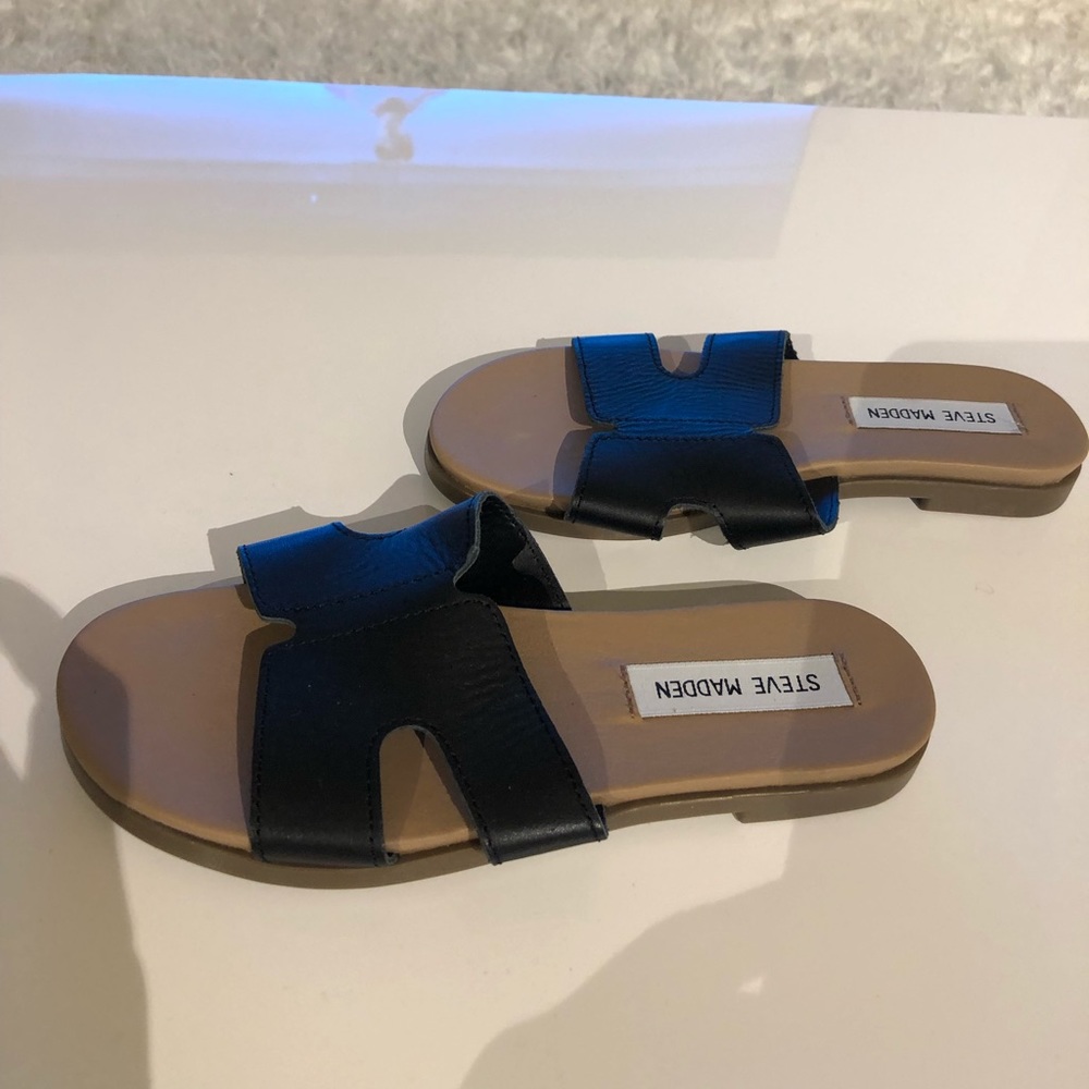 Steve Madden black sandals
